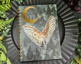 A5 Größe SPIRAL NOTEBOOK: Wald Eule und Gold FOIL Mond liniert Seiten , Wald Eule Notizbuch , Eule und Mond Kunst , Schleiereule Notizbuch