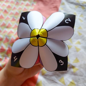 Daisy Fortune Teller / Cootie Catcher (Printable)