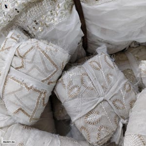 Rubans de soie de viscose recyclée brodés blancs de 3-4 po., tissage de soie sari, arts de la fibre, bord flou, ruban décoratif, ruban pouvant être teint à la main