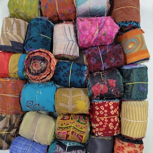 3 "Chiffonbandrolle 100g bedruckt Assorted Sari Seide Recyclingband Weberei Stricken, Faserkunst rohe Kante dekoratives Band, Geschenkverpackung