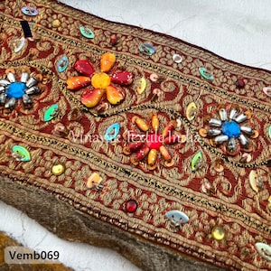 9 cm Wide Vintage hand Embroidery up-cycled Indian sari trim, antique ethnic galon, jewellery making, jacket embellishment, Wall Decor trim