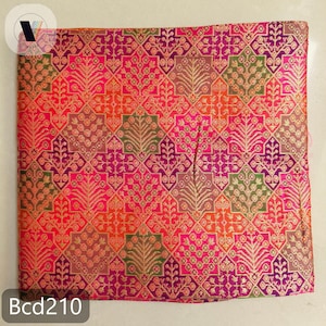 Tela jacquard inspirada en Banarasi / Brocado de poliéster grueso / 112-114 cm de ancho / Tela resistente para manualidades / Tapicería, blusas, decoración / Se vende cortada a medida imagen 16