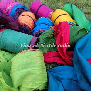 Rouleau de ruban de soie de couleur unie 3 pouces 100 g Ruban recyclé en soie sari assortie Tissage tricot, ruban décoratif à bords bruts pour arts de la fibre, emballage cadeau