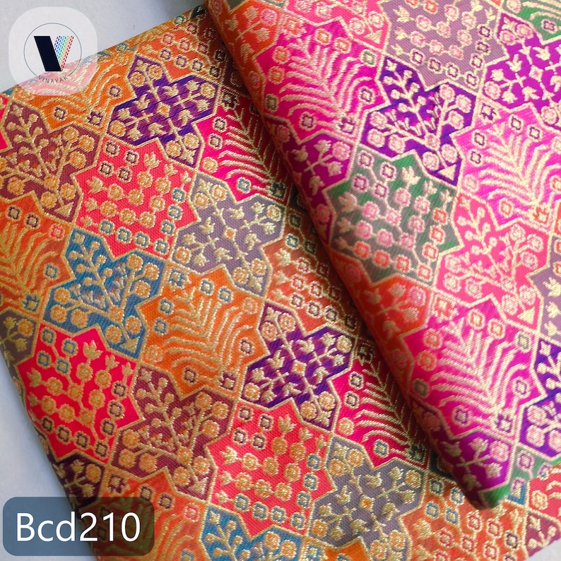 Tela jacquard inspirada en Banarasi / Brocado de poliéster grueso / 112-114 cm de ancho / Tela resistente para manualidades / Tapicería, blusas, decoración / Se vende cortada a medida imagen 17