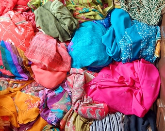 Lot printed sari/saree recycled/ upcycled sari fabric for home decor/rugs making/party decor/sewing craft/canopy/kimono used old sari fabric