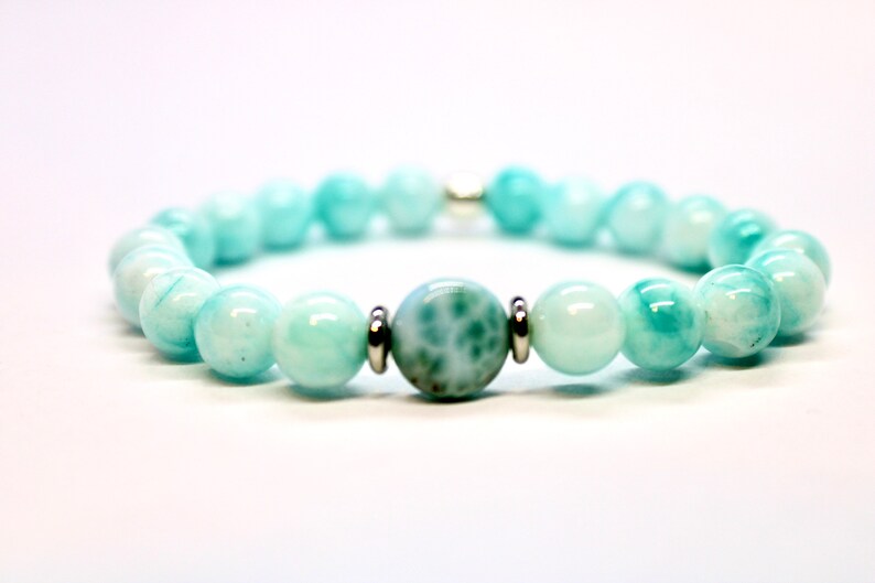 Bracelet de perles de larimar authentique et de jade bleu clair infusé de Reiki pour la guérison chargée pour homme ou femme OCEAN image 1