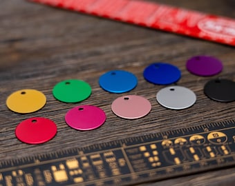 Etiquetas de identificación para mascotas con forma circular: hasta 8 líneas de grabado personalizado