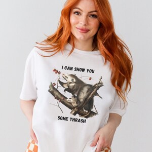 Chemise opossum, sweat-shirt de carte de tarot d'opossum, t-shirt d'opossum pour femmes, t-shirt mignon d'opossum, cadeau d'amant d'opossum, t-shirt esthétique rétro vintage, cadeau mignon des années 90