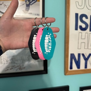 Yeehaw Motel Keychain: Retro Western Key Tag