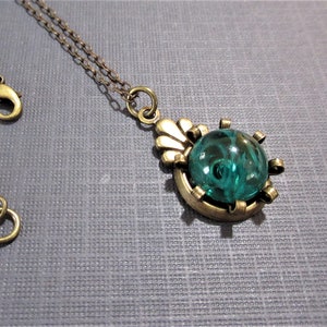 Small vintage style emerald green necklace May birthstone Christmas party