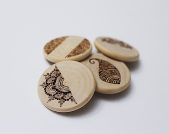 Imanes de madera grabados personalizados (juego de 2)