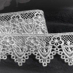 selling by the yard Beautiful white Venise Lace Trim 1 3/4 inch wide selling by the yard Beautiful white Venise Lace Trim 1 3/4 inch wide
