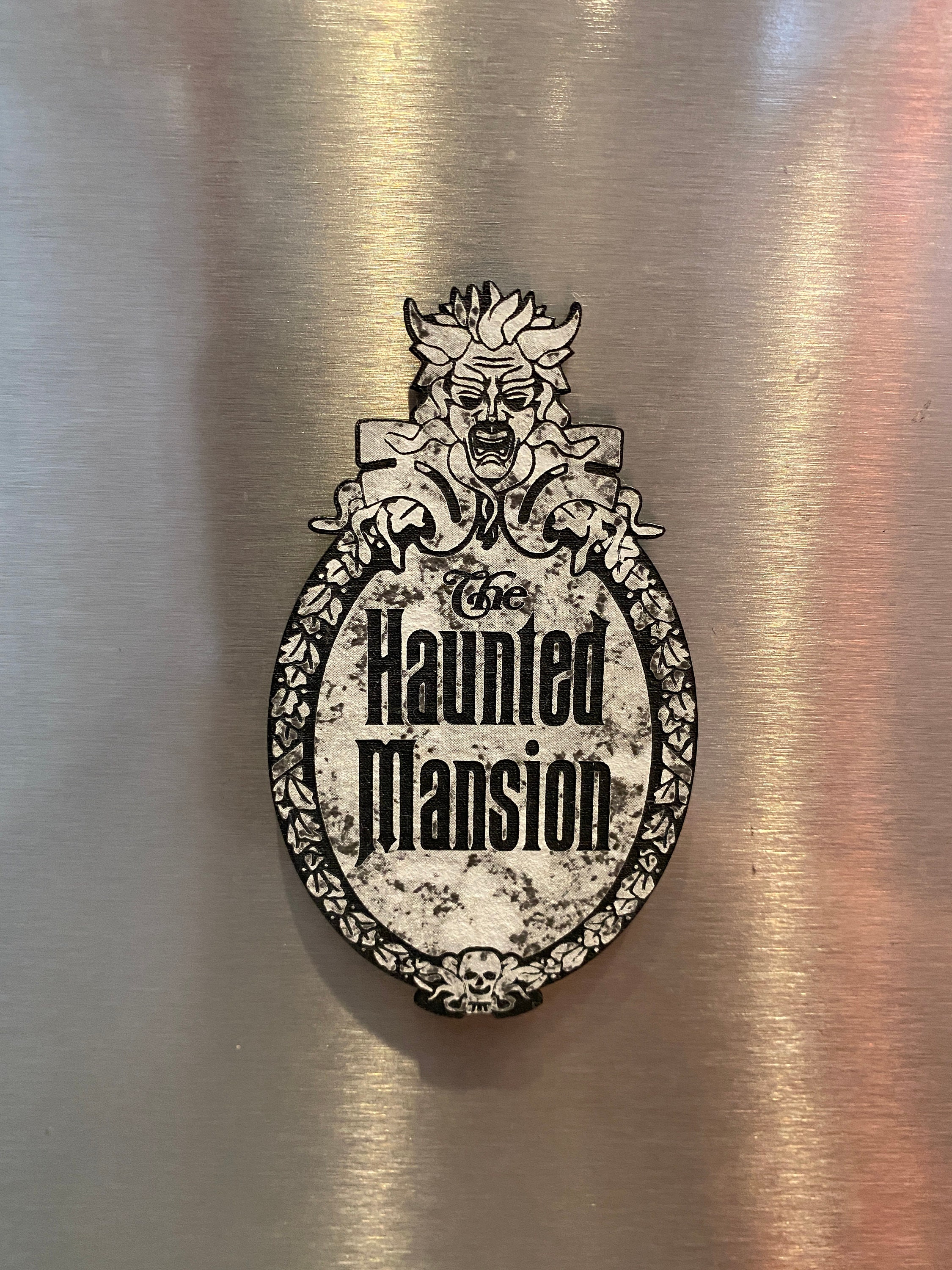ホーンテッドマンションのロゴマグネット - カスタマイズ可能 - Etsy 日本