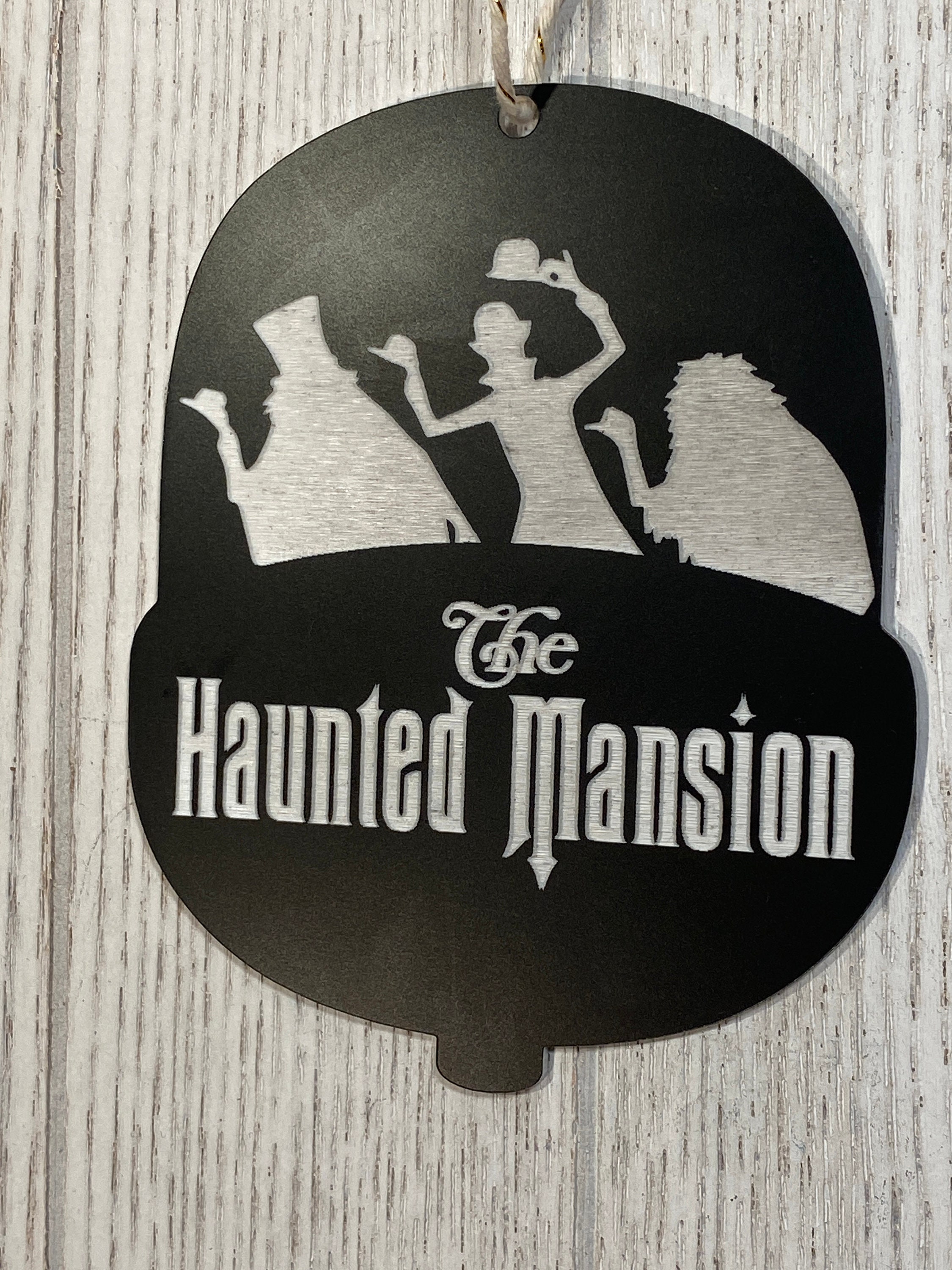 ホーンテッドマンションのオーナメント - ヒッチハイクする幽霊 - Etsy