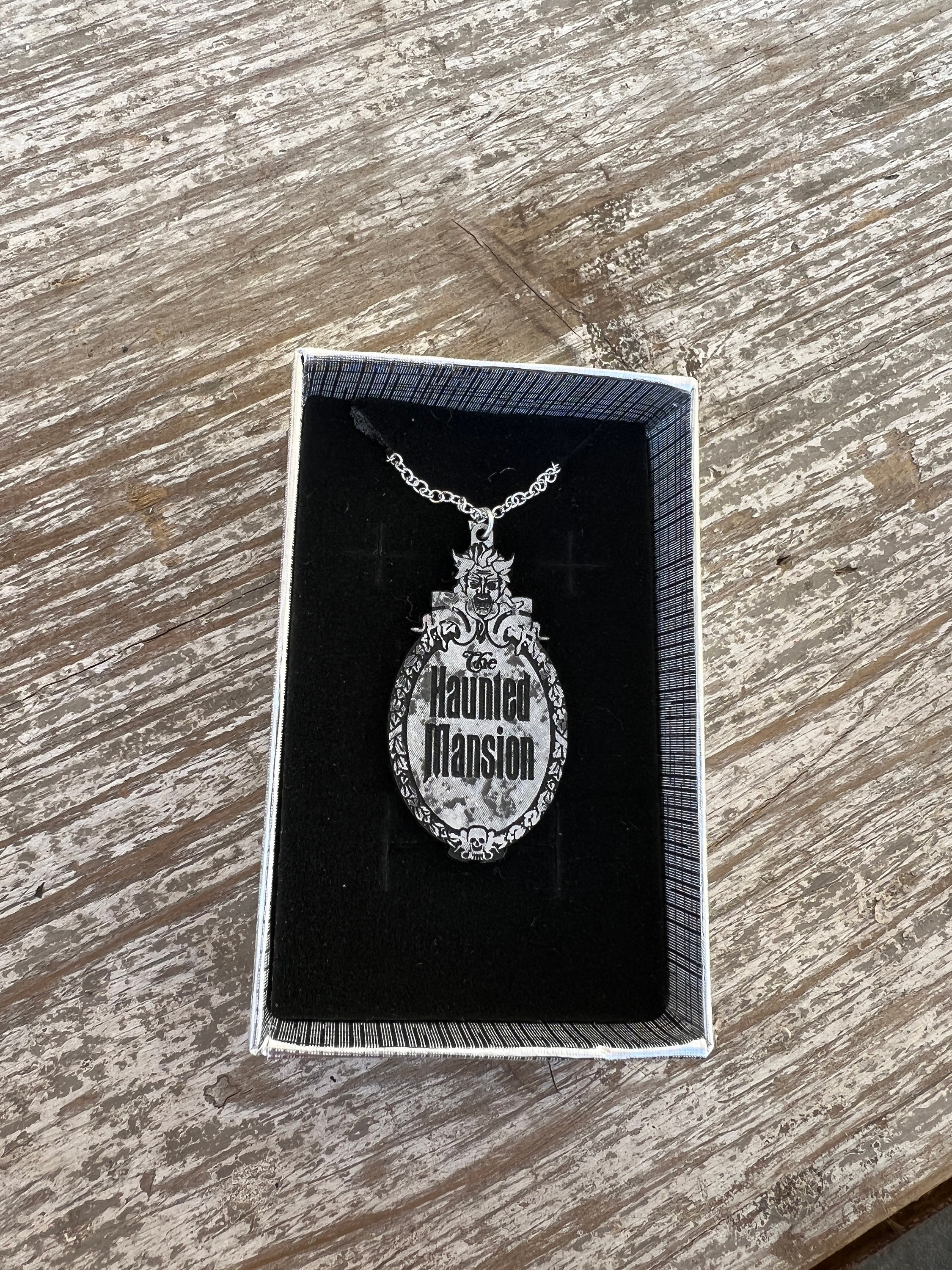 ☆US Disney Parks☆ホーンテッドマンション ロゴネックレス ホーンテッドマンションのロゴ - ネックレス - Etsy 日本