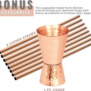 Puede incluir: Un conjunto de accesorios de barra de cobre que incluye un jigger de cobre martillado y ocho pajitas de cobre. El texto "BONUS ACCESSORIES" est&aacute; en la parte superior de la imagen. El texto "8 COPPER STRAWS" est&aacute; en el lado izquierdo de la imagen. El texto "1 PC JIGGER" est&aacute; en la parte inferior de la imagen.
