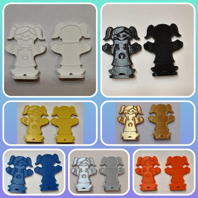Pu&ograve; includere: Set di dieci figurine stampate in 3D di una ragazza con le trecce. Le figurine sono di vari colori, tra cui bianco, nero, oro, blu, argento e arancione.