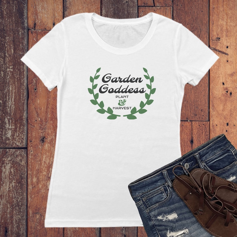 Gardening Gift I Dig Gardens Vintage 70/'s Style Faded Print Women/'s Tee Shirt Garden Lover Gift Retro Gardening T-Shirt