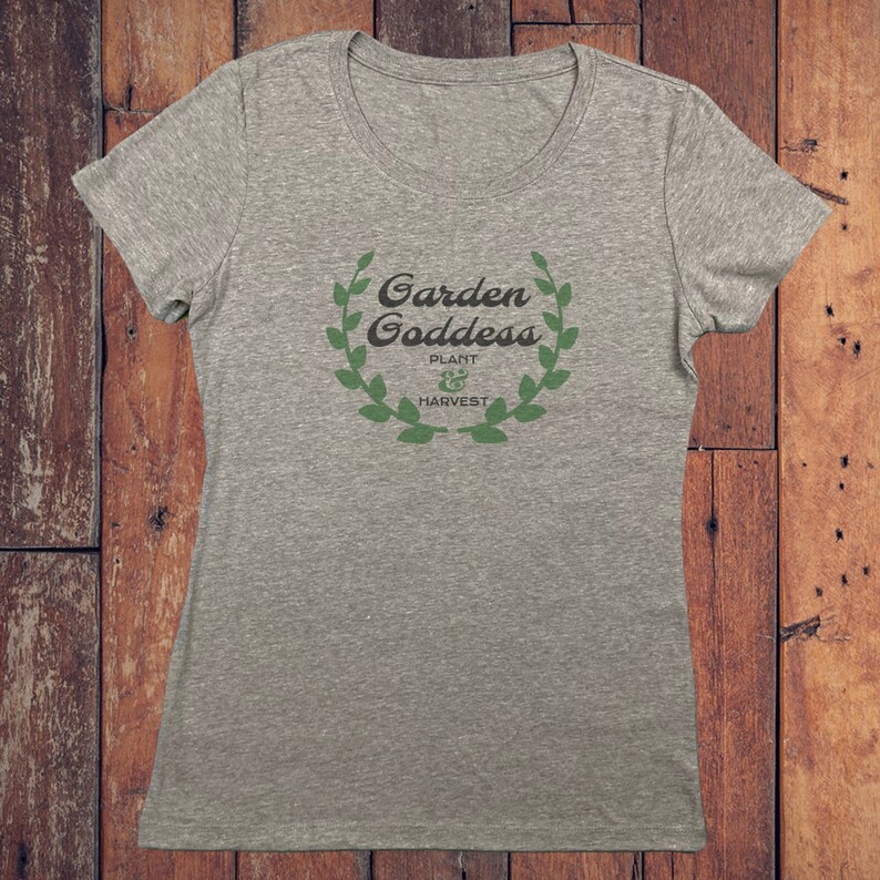 Gardening Gift I Dig Gardens Vintage 70/'s Style Faded Print Women/'s Tee Shirt Garden Lover Gift Retro Gardening T-Shirt