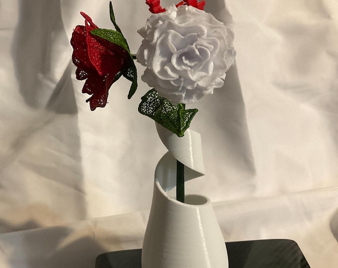 Roses in a twist