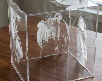 Saga Acrylic Boxset Case (Books 1-6)