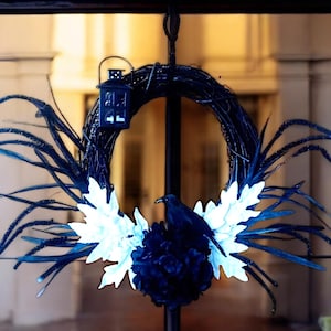 Spooky Halloween Black Raven Wreath: Gothic Grapevine Raven Door Decor for Front Entrance.