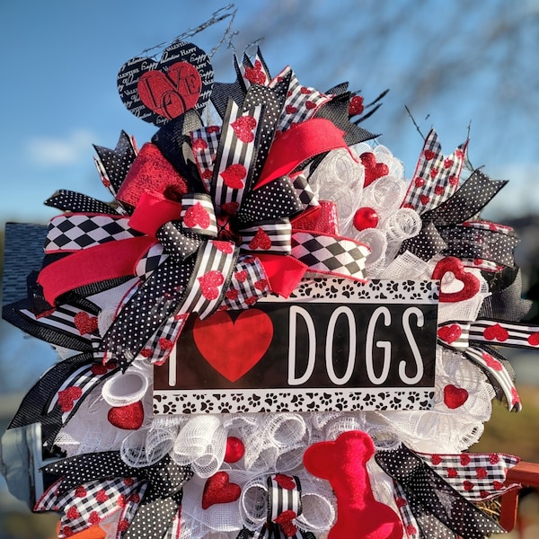 Valentines Wreath,Dog Lover Wreath,Black and White Wooden Heart sign Wreath, I Love Dogs Wreath, Love Doggie Wreath,Puppy Love Wreath.