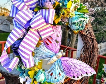 Couronne de papillons, couronne printanière de papillons colorés, couronne de pivoine printanière violette et bleue, couronne de fleurs printemps été, décoration de porte d'entrée.