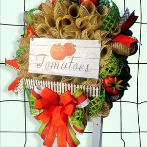 Tomato wreath,Vegetable Gardner Decor, Farmhouse Door Decor, Tomato Garden Summer Wreath,Vegetable Wall Decor, Wooden Tomato Sign Wreath. image 9