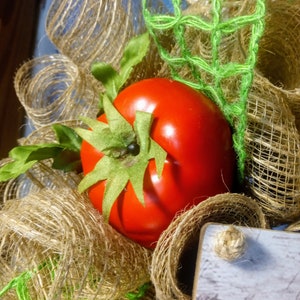 Tomato wreath,Vegetable Gardner Decor, Farmhouse Door Decor, Tomato Garden Summer Wreath,Vegetable Wall Decor, Wooden Tomato Sign Wreath. image 10