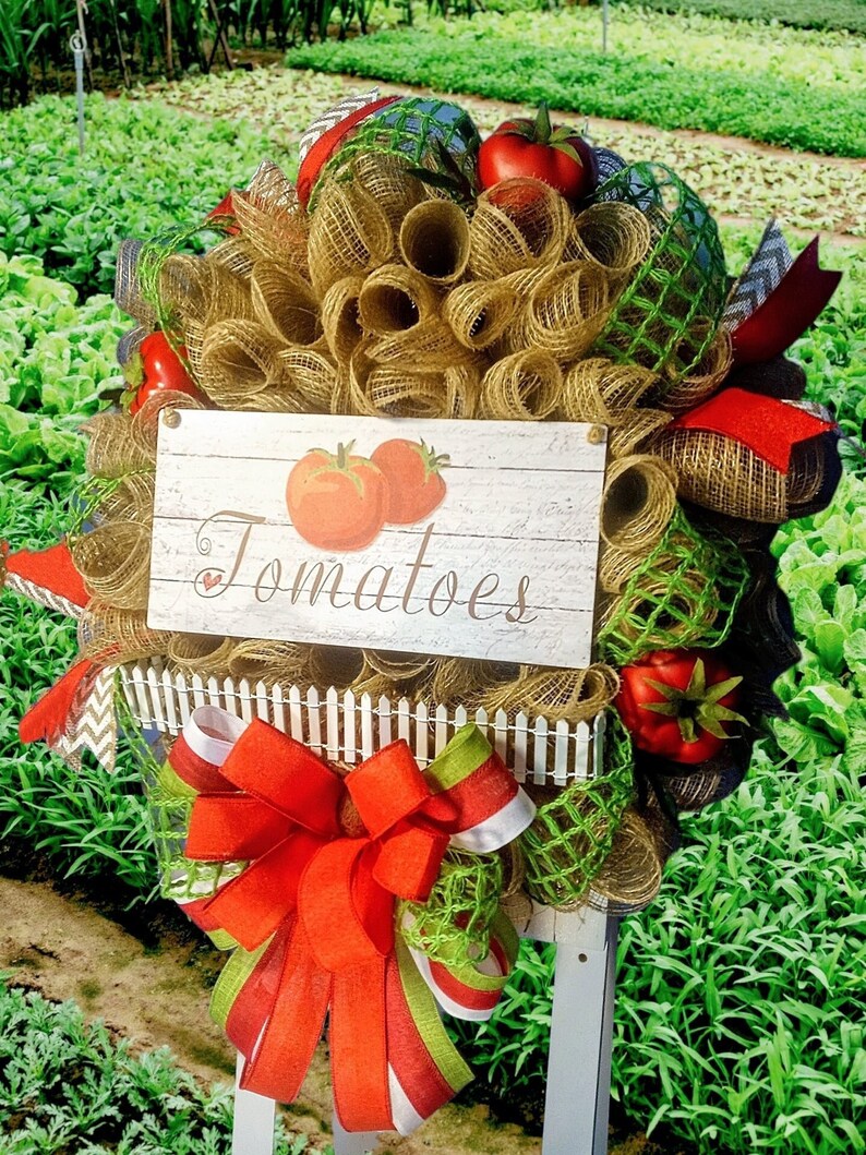 Tomato wreath,Vegetable Gardner Decor, Farmhouse Door Decor, Tomato Garden Summer Wreath,Vegetable Wall Decor, Wooden Tomato Sign Wreath. image 5