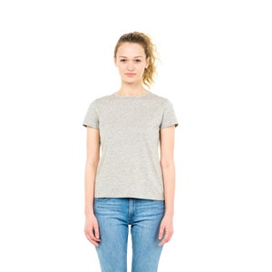 Women&#39;s Organic Cotton Crew Neck Tee Shirt in Heather Grey