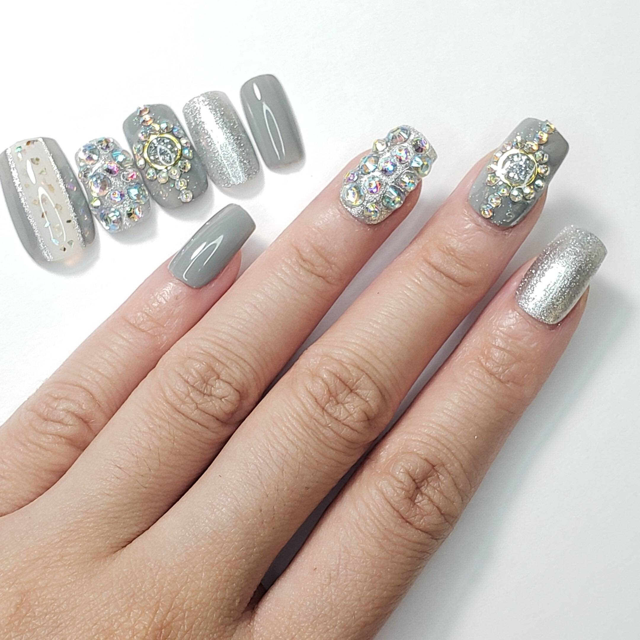 Fashion at Your Fingertips: The Rise of Hand-Painted Press-On Nails