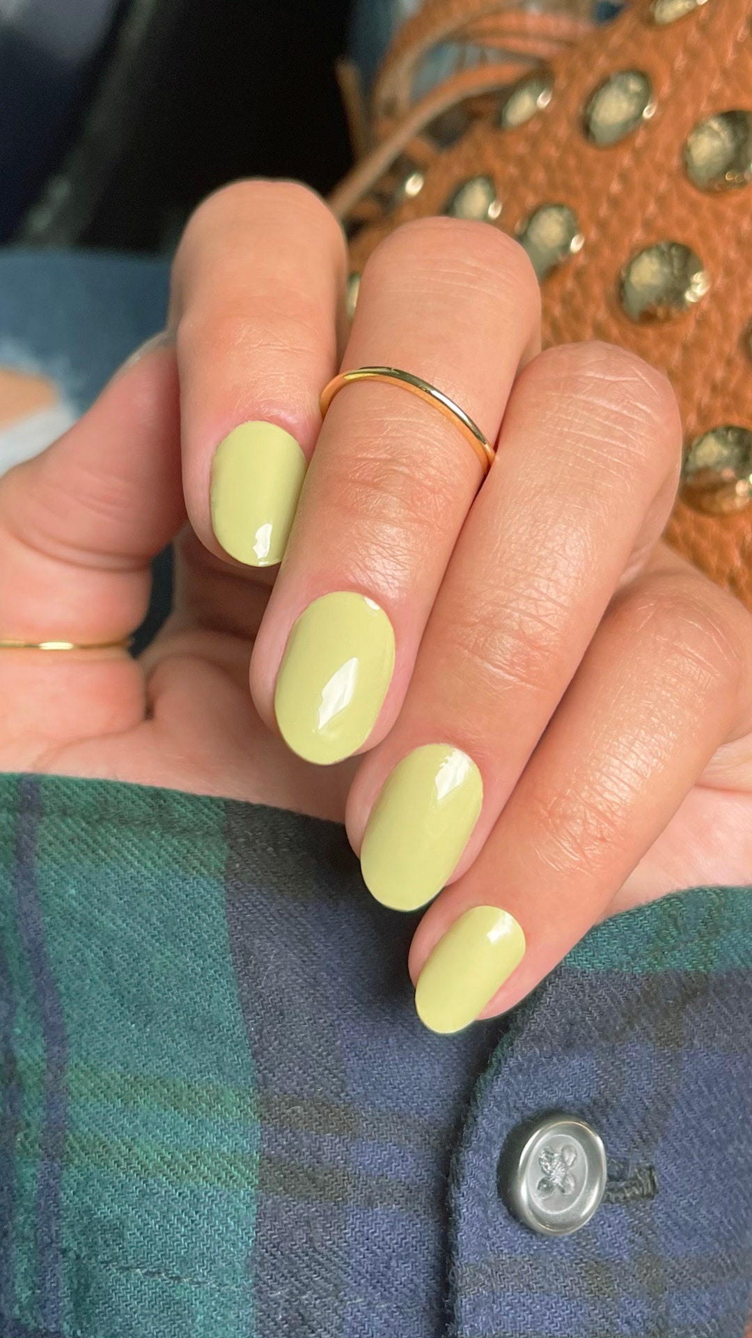 Mustard green nail polish 2022 new color summer manicure girl popular nail  glue matcha milk green nail polish