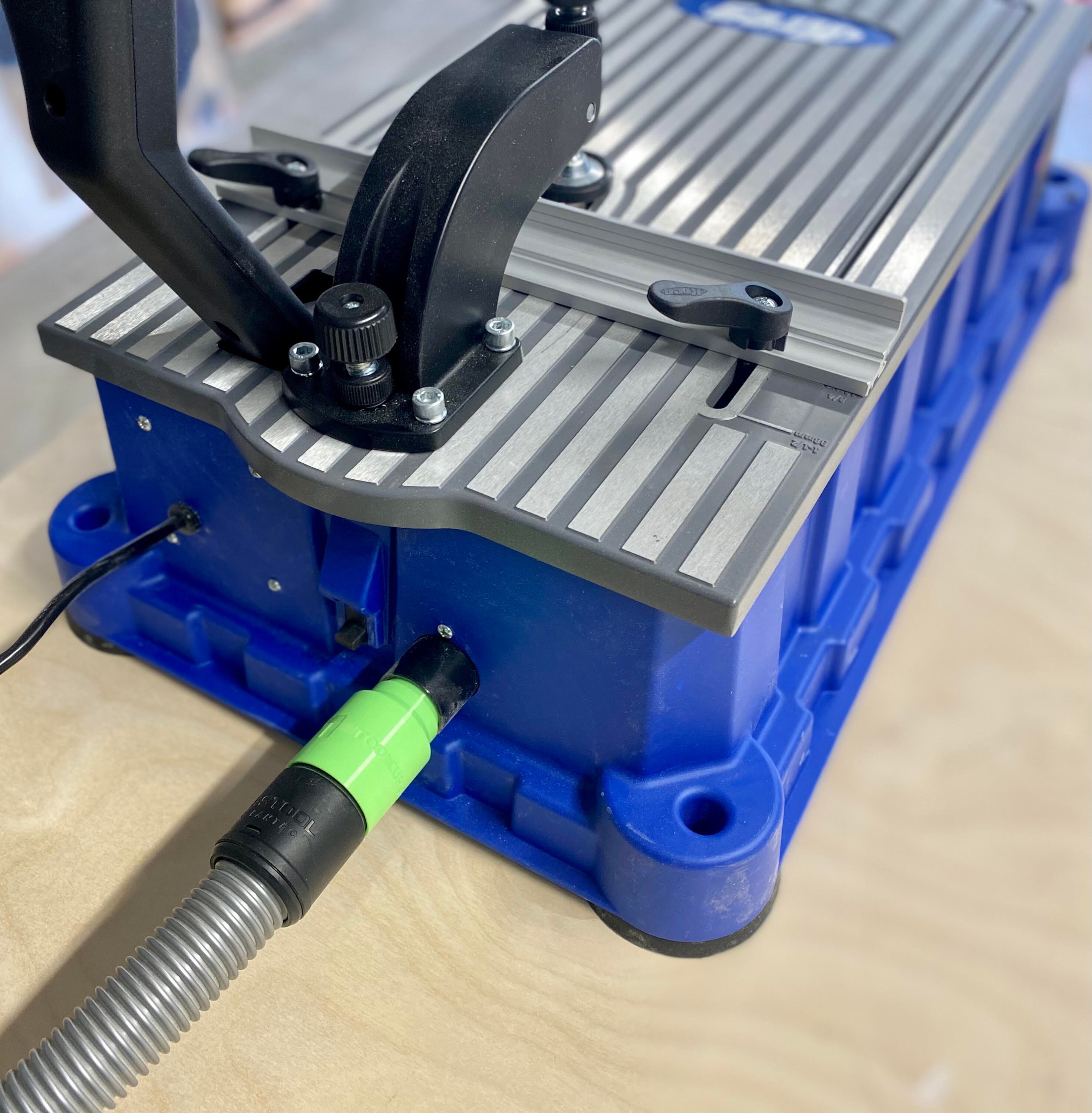 Pocket hole machine outlet