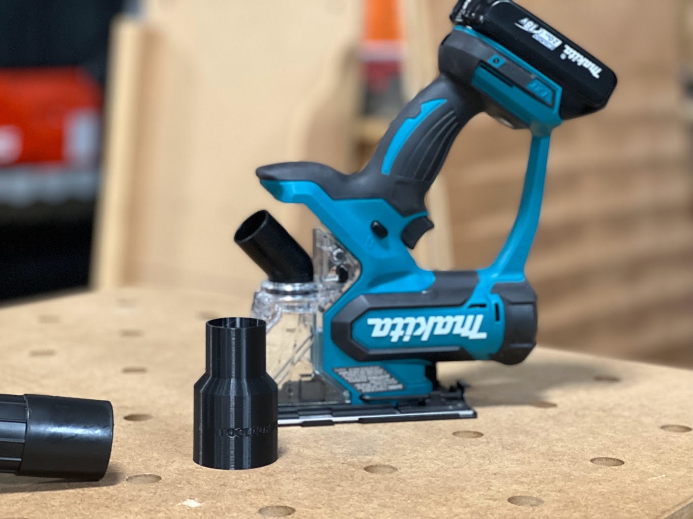 Makita XDS01Z Cut Out Saw Adapter for 1 