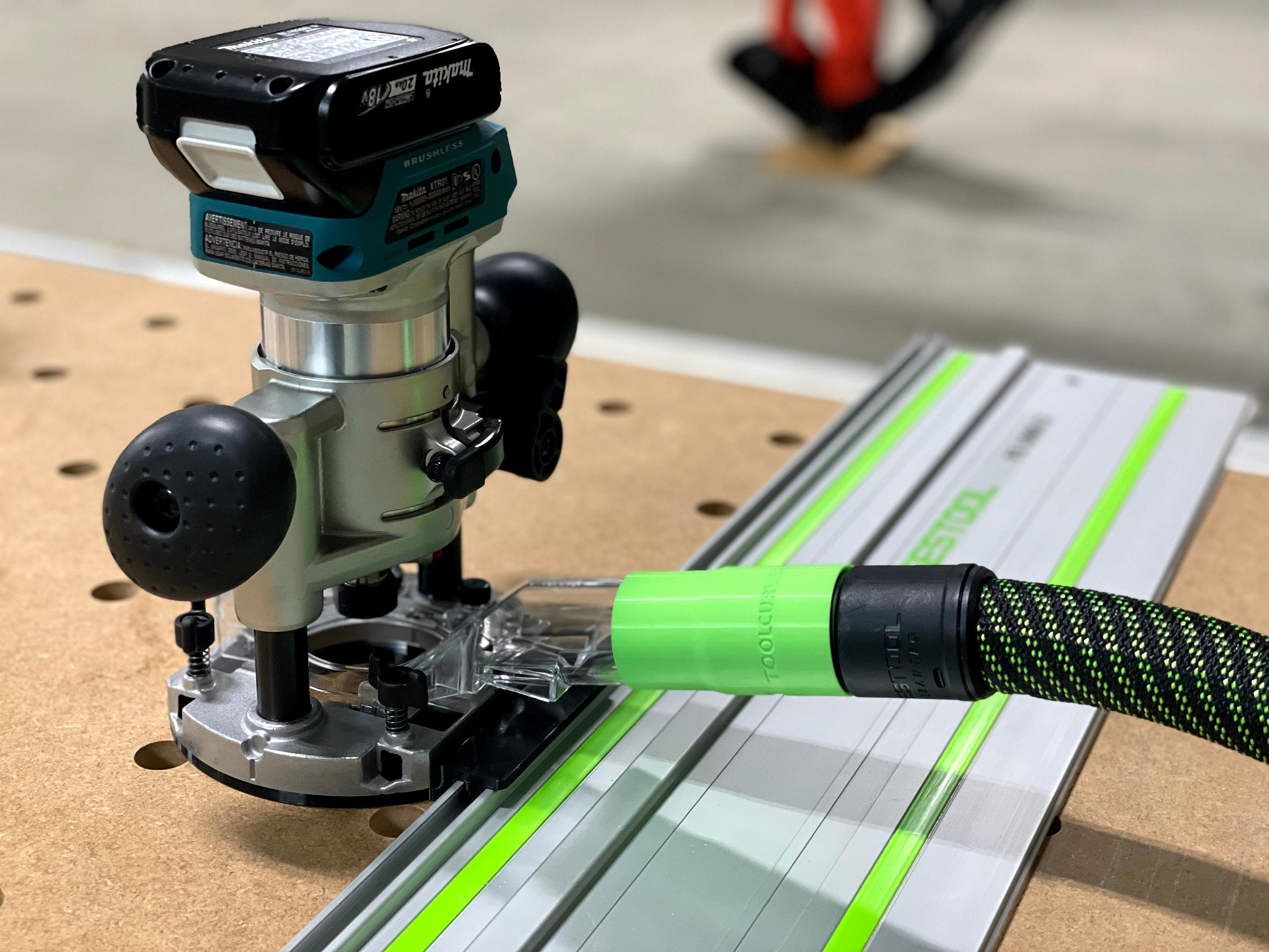 video 117 - Défonceuse Makita RT0700CX3J sur rail Festool 