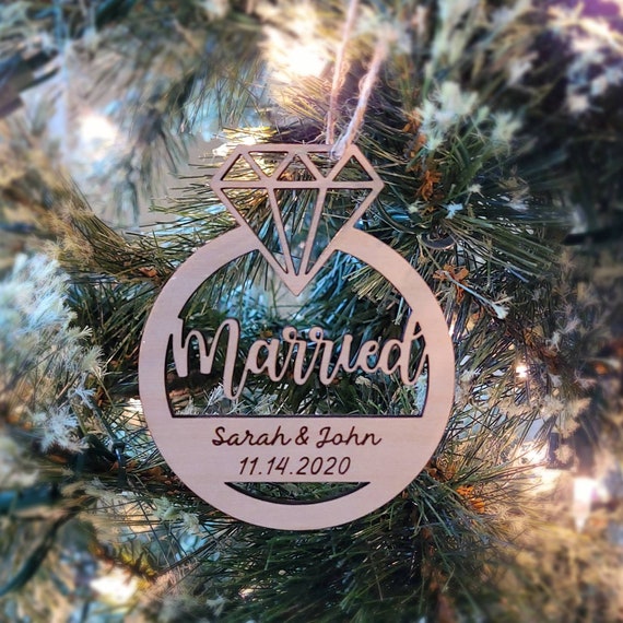Wedding Ornament, Married Christmas Ornament, Personalized Wedding Gift for Couples, Personalized Wedding Ornament, Gift for Couple Unique