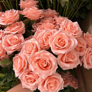 Alta calidad 10 Uds rosas de melocotón de Coral flores artificiales rosas de Coral para ramos de boda centros de mesa decoración de oficina en casa