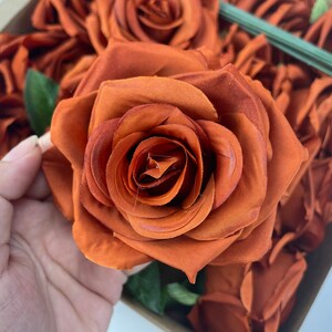 16pcs Rust Orange Rose Artificial Roses French Roses Fake Roses Burnt Orange Flowers for Wedding with Stems Only 3pcs Leaves