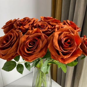 10pcs Burnt Orange Artificial Rose with Long Stems Fake Flowers Rust Orange Silk Flowers Terracotta Rose for Wedding Bouquets Home Decor