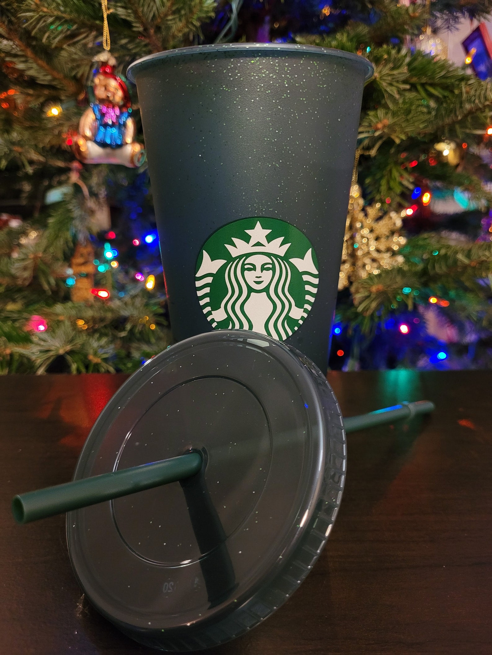 starbucks 2022 holiday mottled milky luster glass cold cup