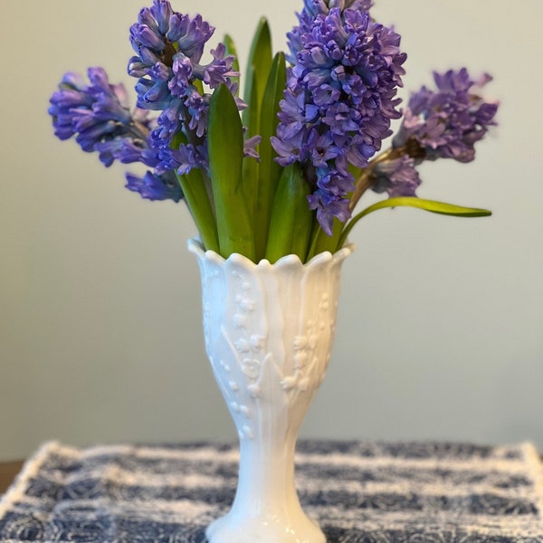 Vintage Maiglöckchen Milchglas Vase von Westmoreland - Weiße Lilien Vase 1960er Jahre