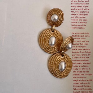 Golden hoop in pearl, Morden design earrings, Vintage design, 18k Gold Twist Earrings, Croissant Hoops, French Hoops image 2