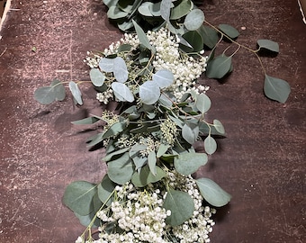 Fresh Babys Breath & Eucalyptus Garland / Silver Dollar Eucalyptus Garland // Wedding Garland // Real Fresh Greenery Garland