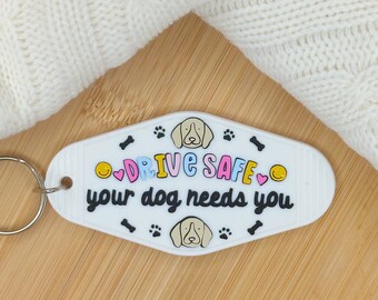 Dog mom keychain, retro motel keychain, gift for dog mom, dog mom motel keychain, gift for pet lover, custom dog mom keychain, dog mama gift