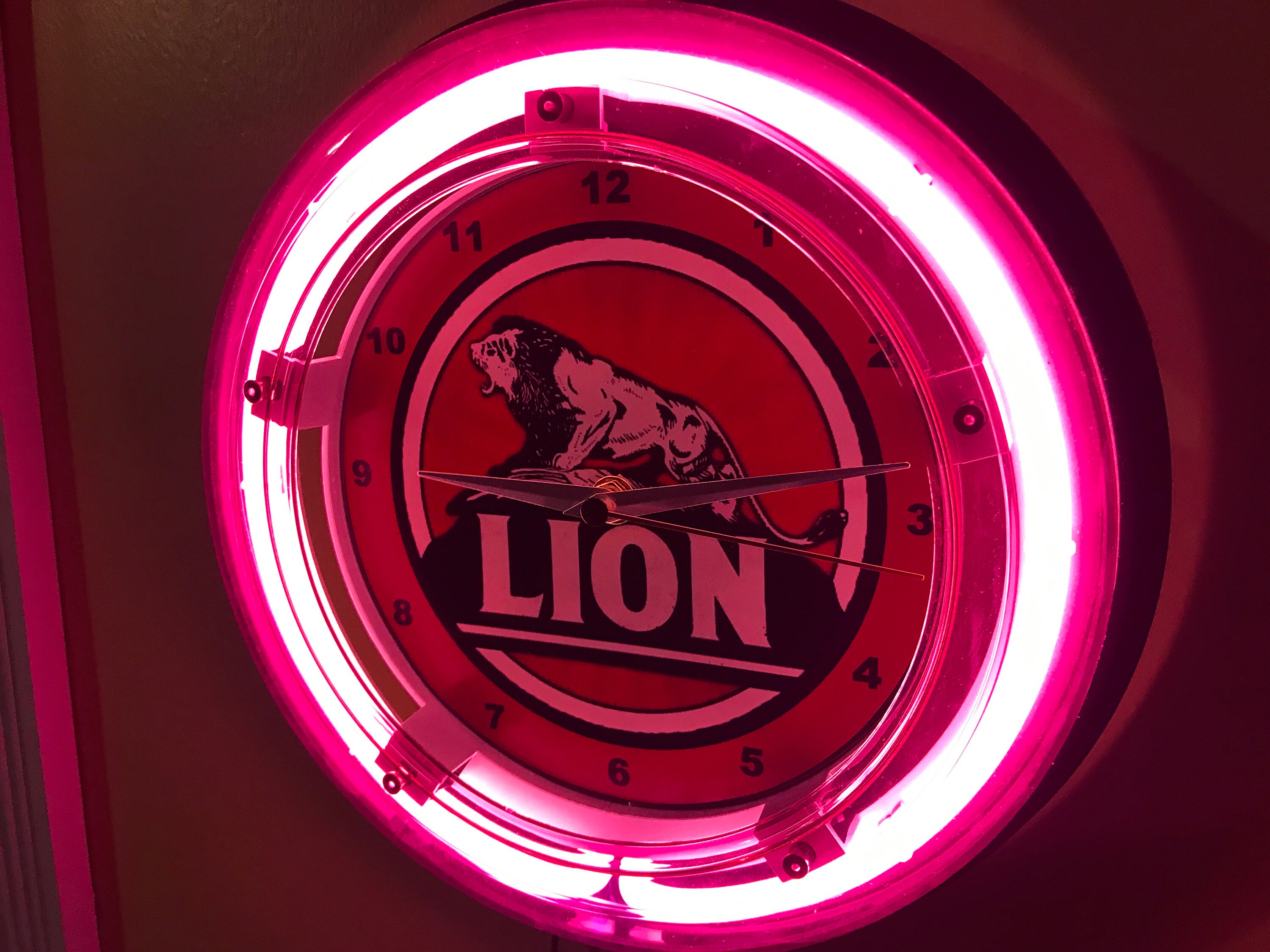 Lion Oil Gas Service Station Garage Vintagestyle Man Cave Etsy