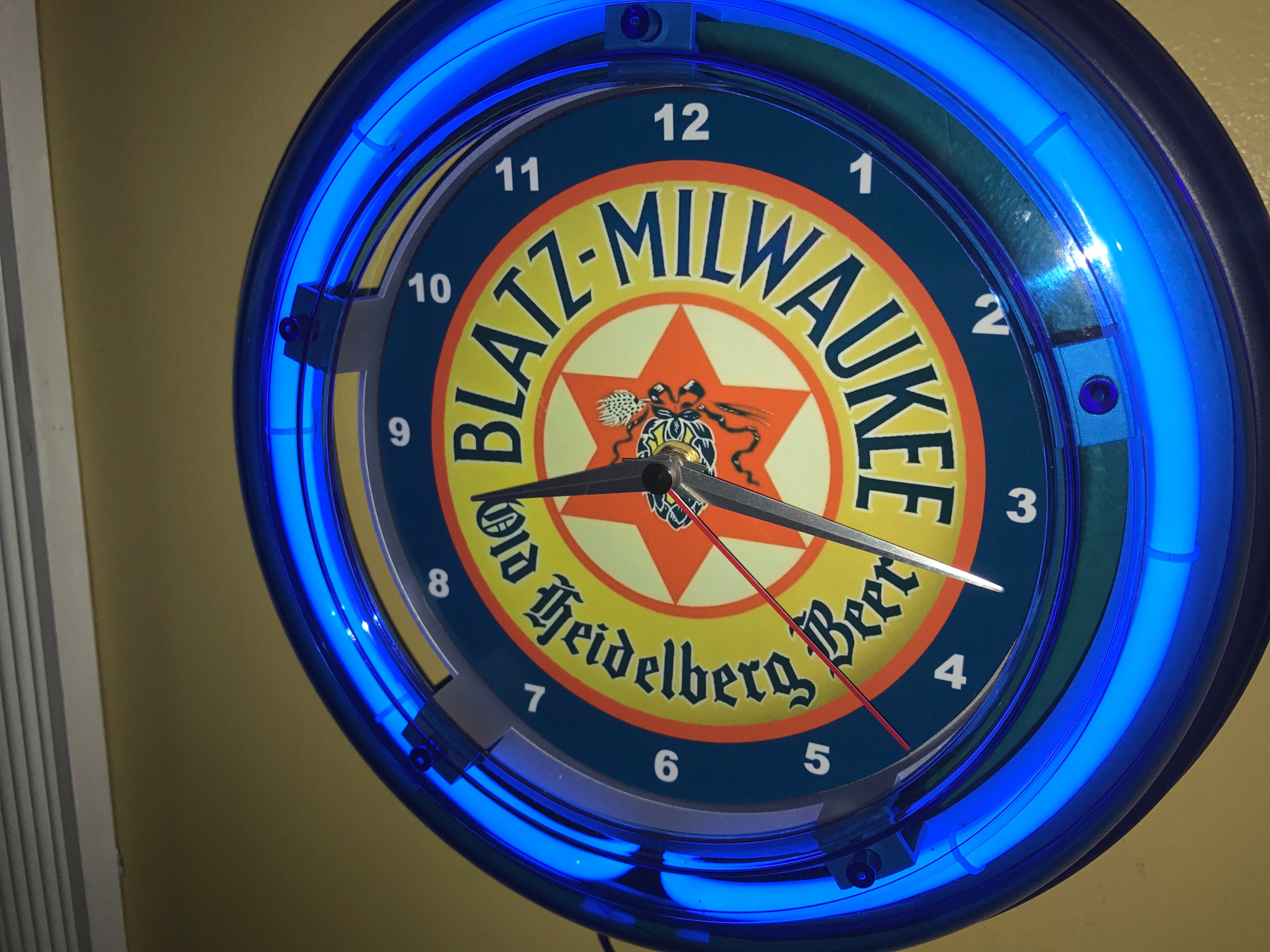 Blatz Milwaukee Beer Bar Man Cave Blue Neon Clock Advertising Etsy