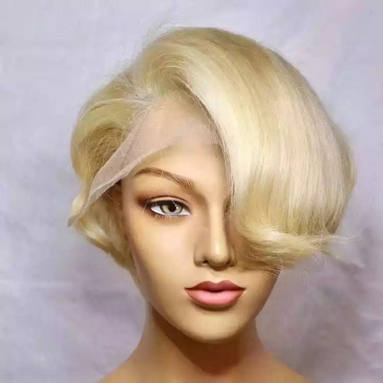 blonde short wig