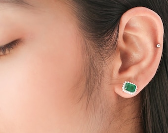 NATURAL Emerald and White Diamond Stud Earring - Classic Jewelry - 18k White Gold (Solid Gold) - Waterproof - Fine Jewelry